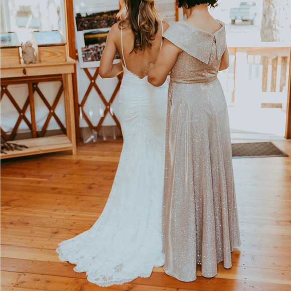 Clo Grace Loves Lace, worn once for 10 hours, professionally dry cleaned - Picture 7 of 9